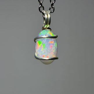Halskette mit Opal Anhänger